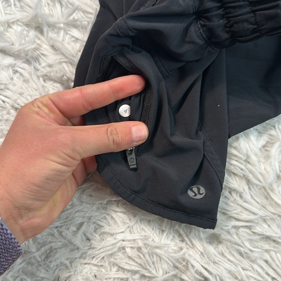 Lululemon Tracker Short III *4-way Stretch Black - Picture 4 of 5